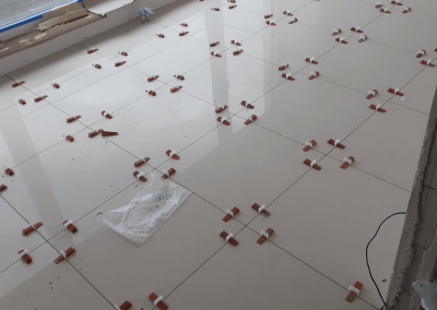 11 / układanie płytek podłogowych / 01 / solidneremonty.net